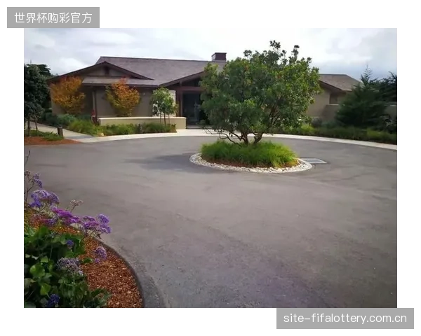 卵石滩林克斯球场灌溉系统全面升级,派普莱恩公司非开挖HDPE管网如何在高干旱胁迫下保证水压稳定 卵石滩林克斯球场灌溉系统全面升级,派普莱恩公司非开挖HDPE管网如何在高干旱胁迫下保证水压稳定